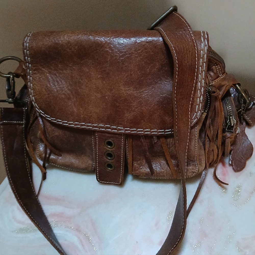 Roots Tribe Riverside Saddle/ Emily Crossbody bag